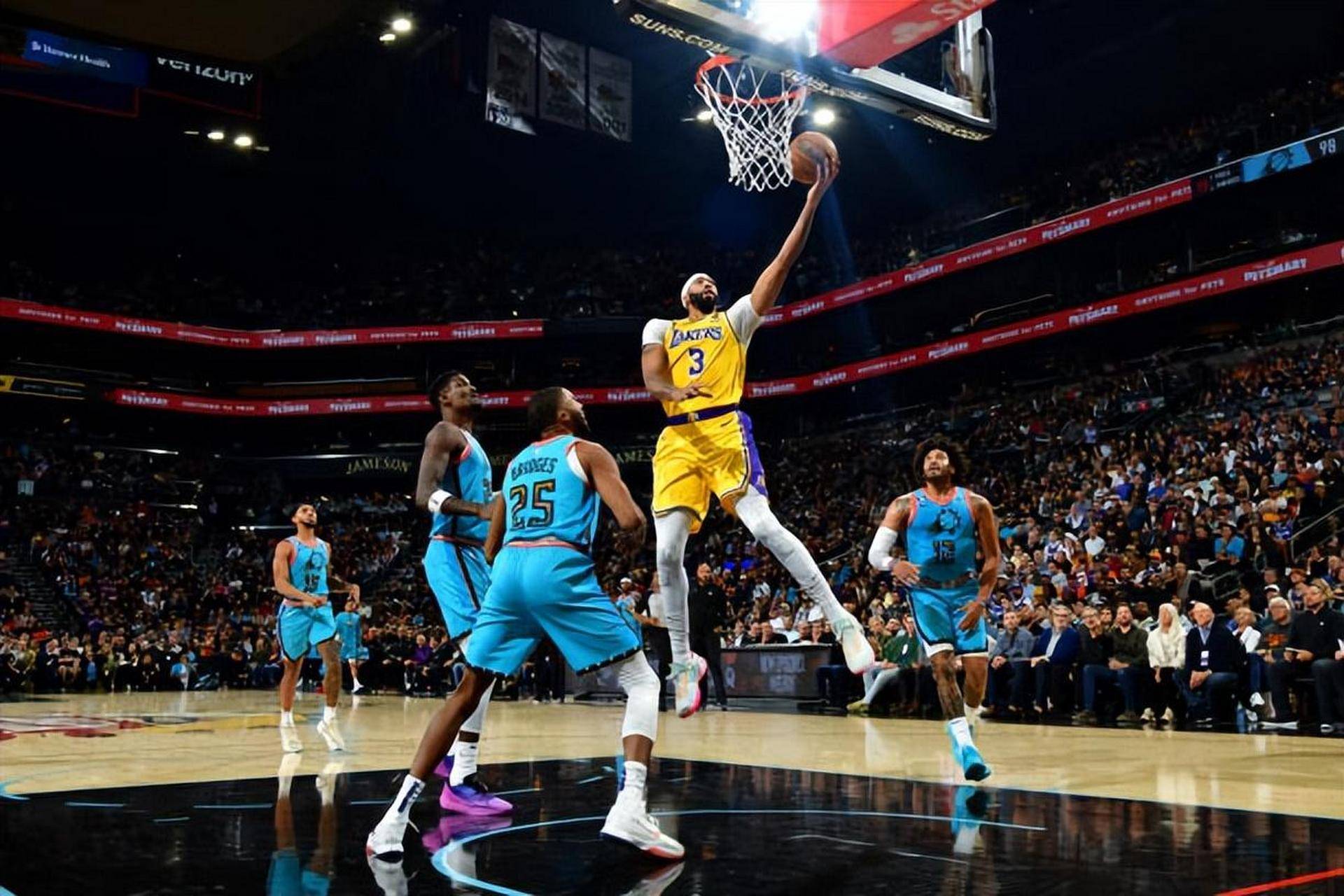 这也行？那不勒斯围绕欧冠防线松动达拉斯独行侠主帅复盘备战NBA总决赛，冲刺阶段尼斯调整名单以备德国杯(圣安东尼奥马刺vs达拉斯独行侠)