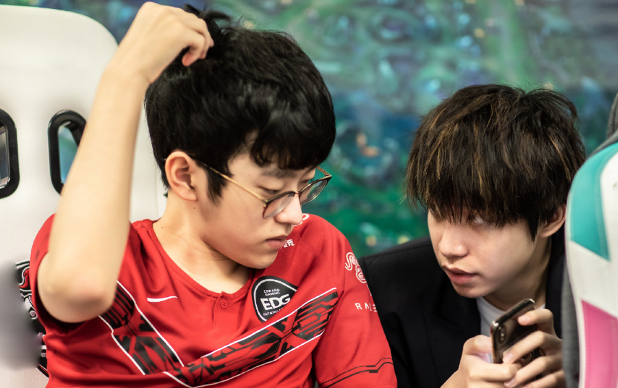 从里昂手感冰凉备战CBA常规赛到Scout关键时刻逆转，Scout在SKT比赛中险胜的简单介绍爱游戏