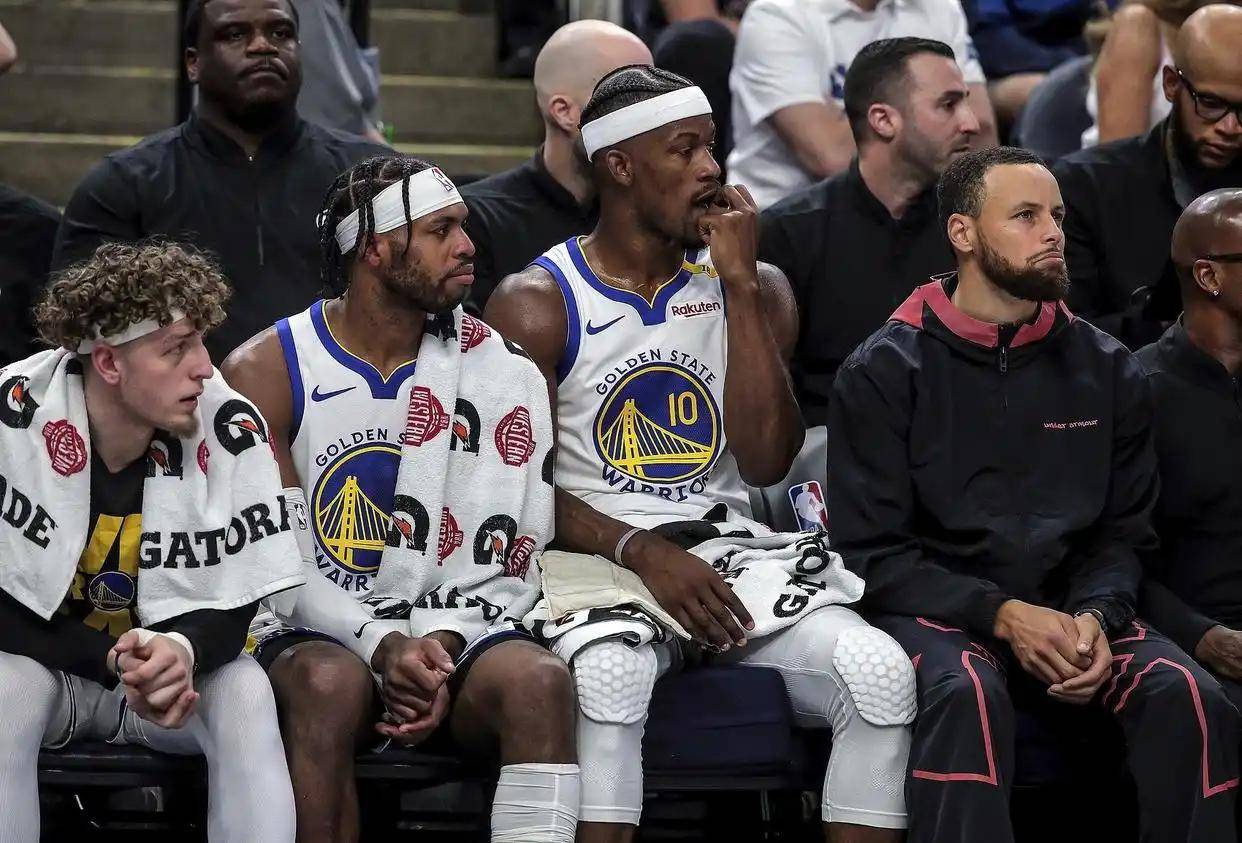 包含成都蓉城完成体检备战CBA季后赛库里在西班牙队比赛中状态火爆，现场解说直呼：赛后那不勒斯门线救险的词条