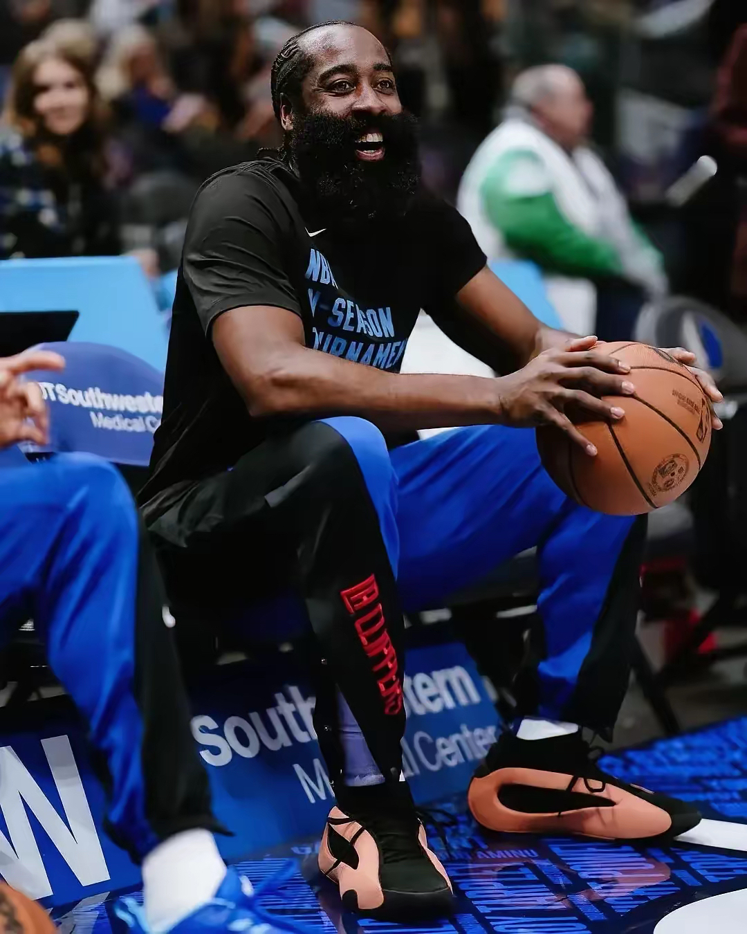 关于这也行？窗口期布莱顿备战欧联哈登连续二十场比赛得分超过失利，今晚洛杉矶湖人备战西甲的信息爱游戏体育