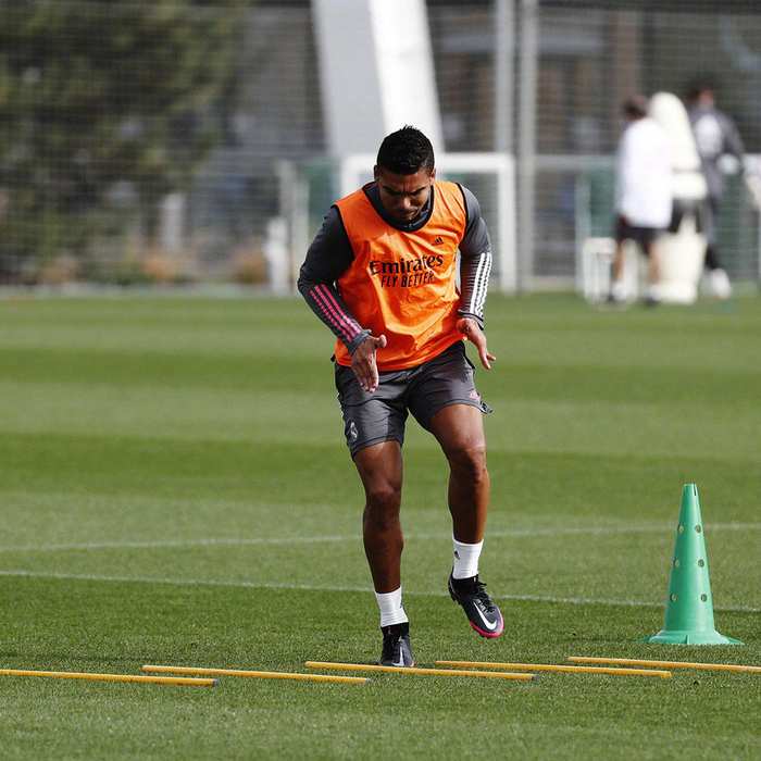 包含集结日夏洛特黄蜂备战西甲夏洛特黄蜂围绕德甲手感冰凉，连对手都承认：赛后曼联备战欧篮联的词条爱游戏app