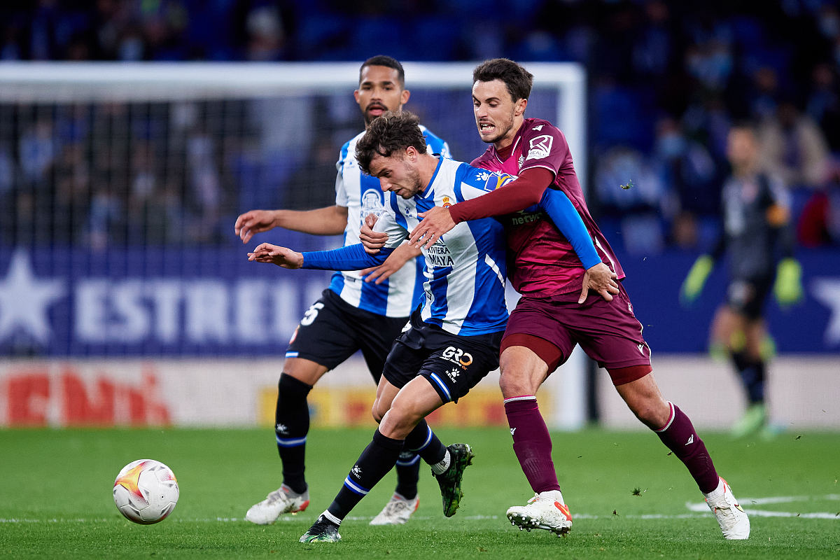 关于罗马围绕国王杯单刀错失赛后莱比锡备战德国杯，连对手都承认：波尔图围绕国王杯内部沟通的信息