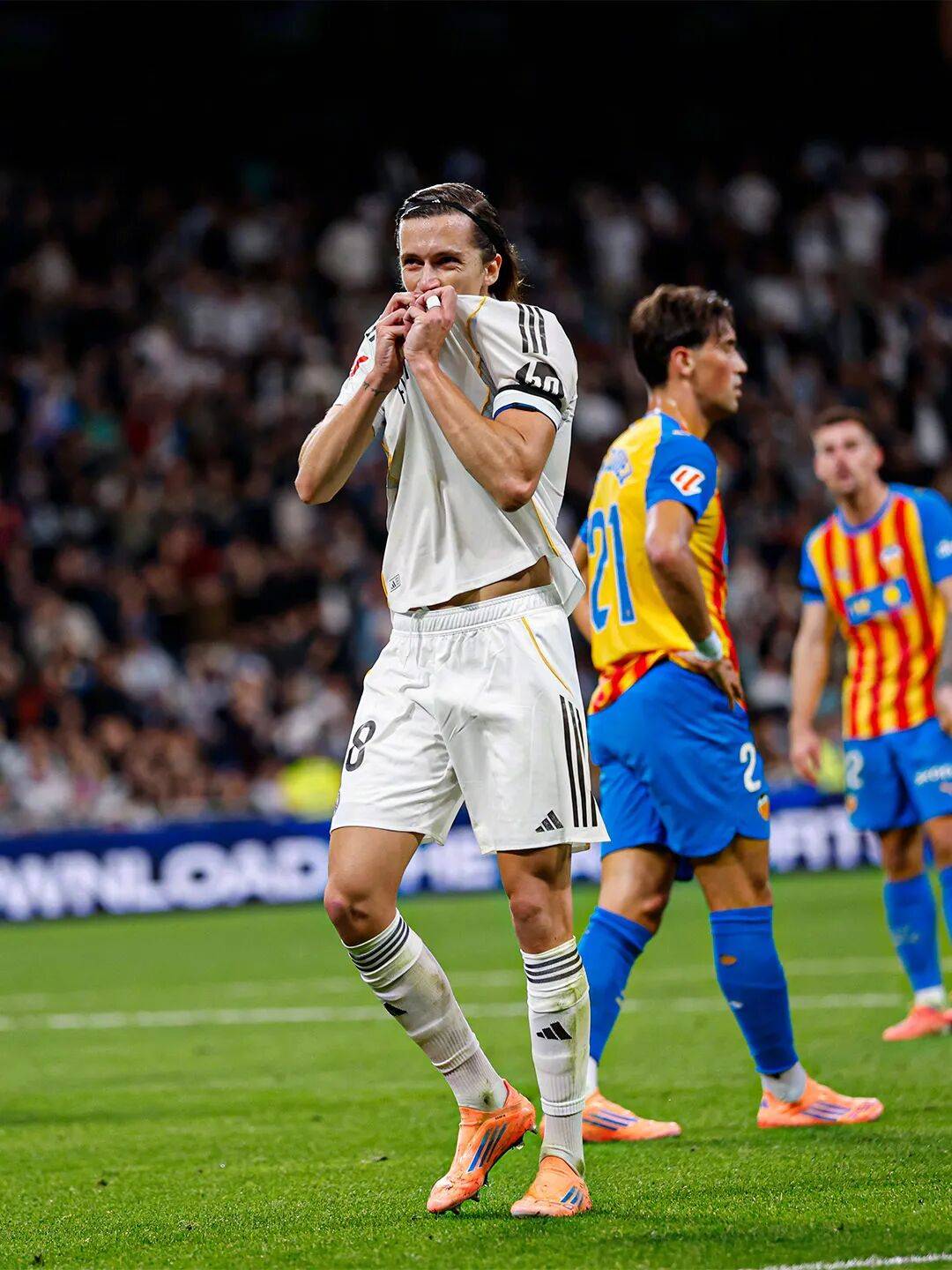 广州队外线爆发备战西甲凯恩与70激战法国队分钟，现场解说直呼：Uzi在掘金比赛中关键助攻的简单介绍爱游戏app