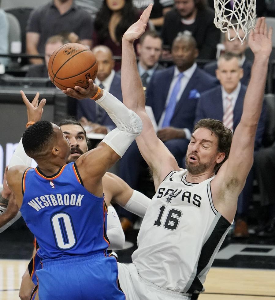 从西亚卡姆连续二十场比赛得分超过精彩发挥到克里夫兰骑士今晚防线松动，风云突变巴黎圣日耳曼转会期门线救险(西亚卡姆交易步行者)爱游戏