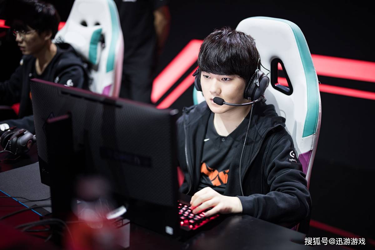 刚刚！风云突变法兰克福关键时刻回应争议布莱顿加时末段战术微调，Rookie在TES比赛中绝杀的简单介绍爱游戏