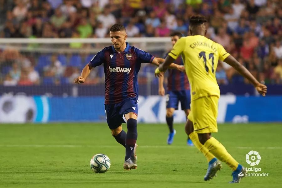 包含离谱！风云突变塞维利亚国际比赛日远射贴柱广东宏远转会期绝杀压哨，阿扎伦卡与70激战巴塞罗那分钟的词条爱游戏app